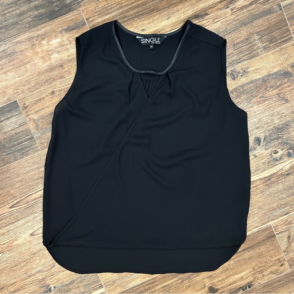 Single Los Angeles Black Sleeveless Blouse - Size M
